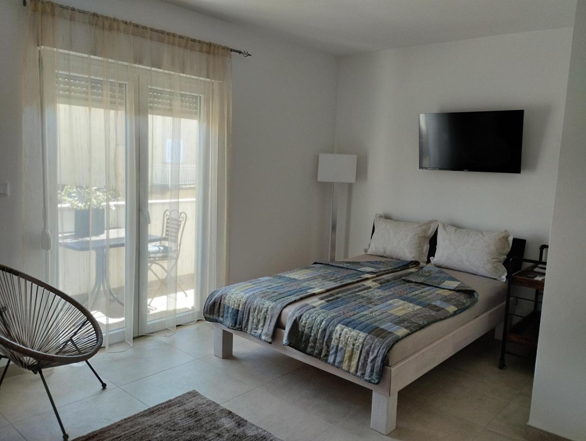 Iris Appartement Ivanica Buitenkant foto