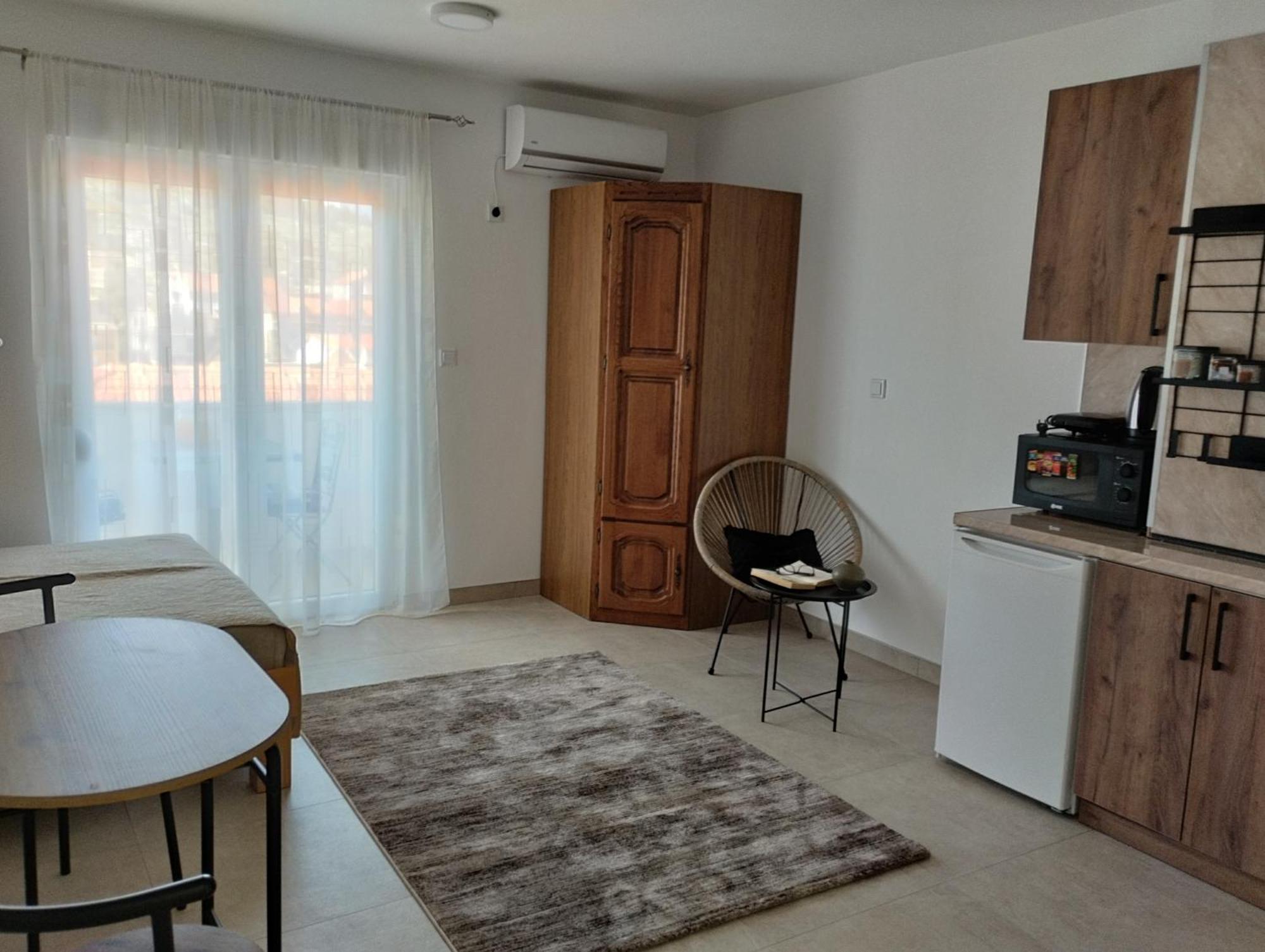 Iris Appartement Ivanica Buitenkant foto