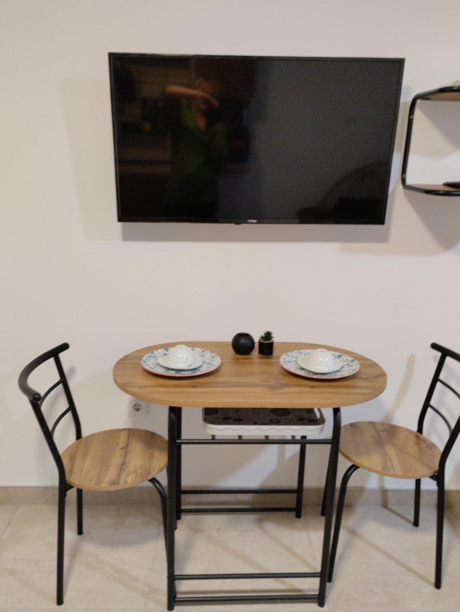 Iris Appartement Ivanica Buitenkant foto